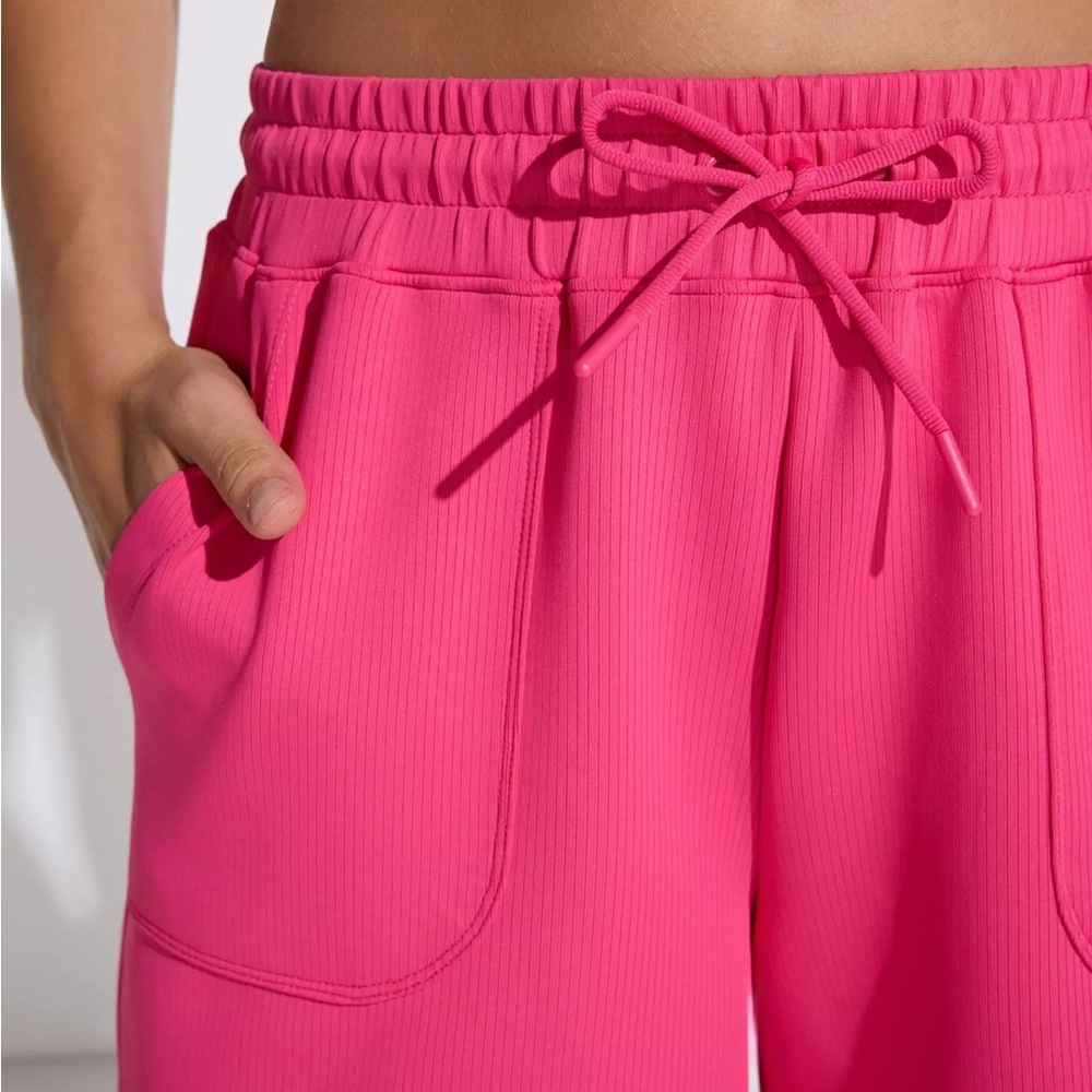 Mondetta Women's Hot Pink Stretch Athletic Shorts